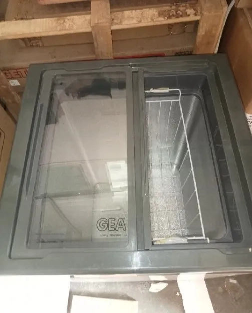 Cuci gudang NEW GEA Sliding Flat glass freezer SD-103 Garansi