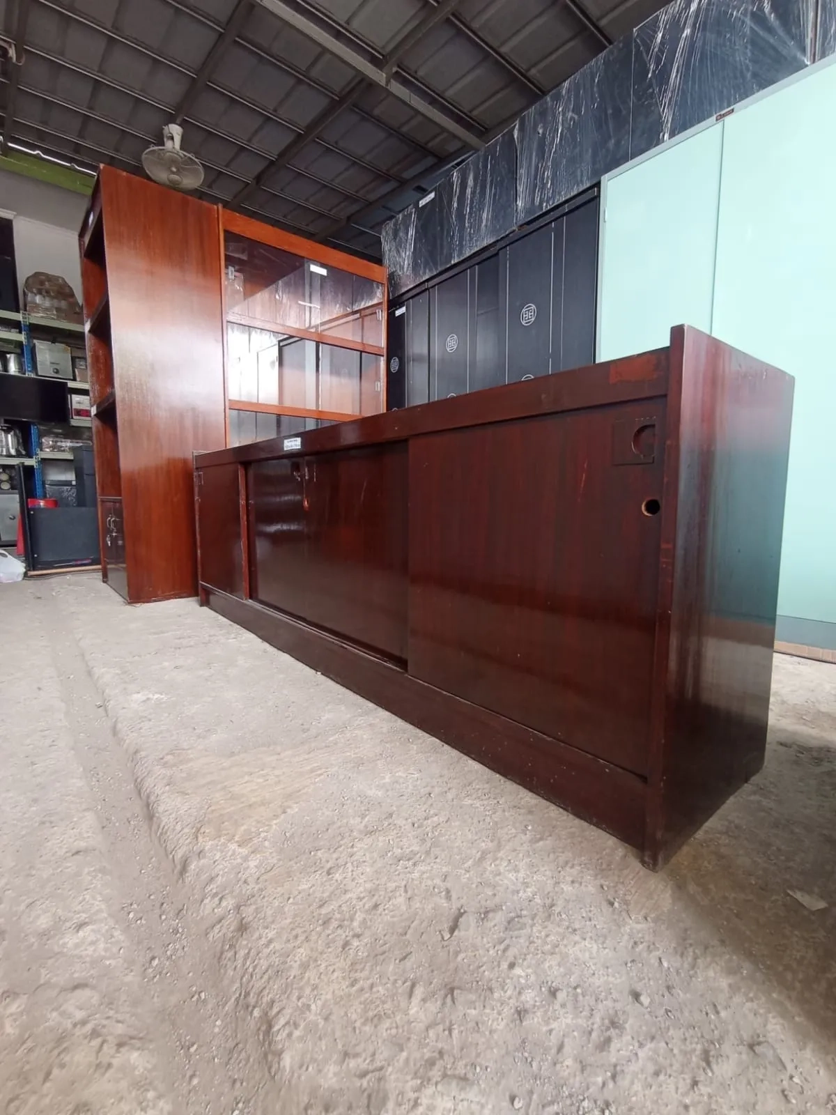 lemari buffet minimalis kayu solid