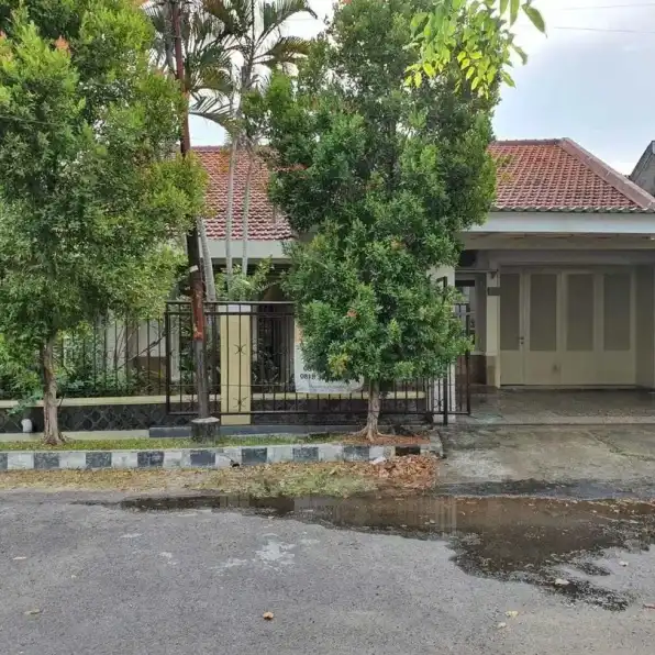 Jual Rumah Bagus Siap Dihuni di Medokan Asri Tengah Surabaya