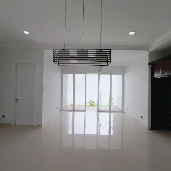 Rumah Mewah Ready Dlm komplek di Jakarta Selatan.dkt gerbangTol