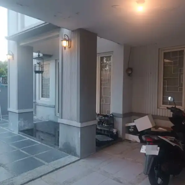 Rumah Hook Murah di Graha Kebraon Regency Surabaya