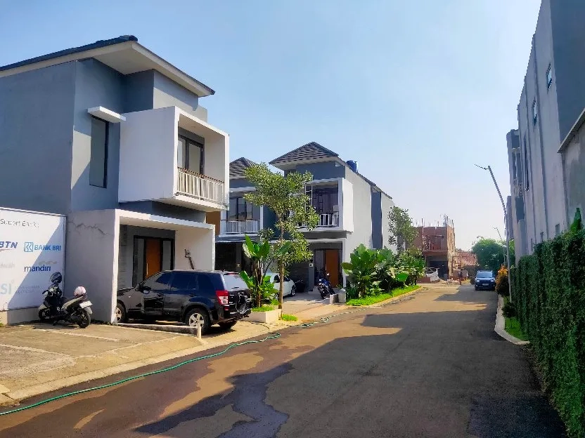 rumah 2 lantai dan siap huni