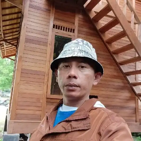 Wahyu Rumah Kayu