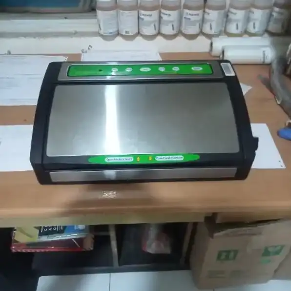 Cuci gudang NEW GETRA Vacuum packaging machine ET-2500 Garansi