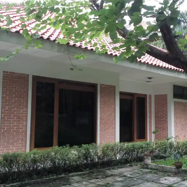 Rumah Lama Mewah di Jalan Gaharu Cipete Jakarta Selatan