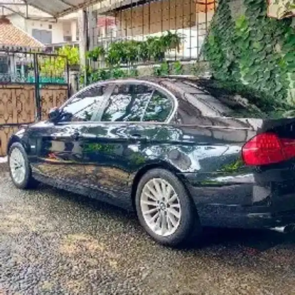 Dijual BMW 320i E90 LCI A/T 2011