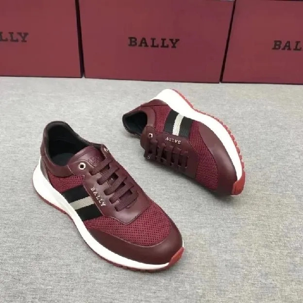 Sepatu sneakers pria bally merah stripe