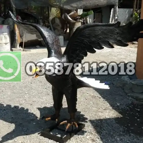 Patung Burung Rajawali Fiberglass