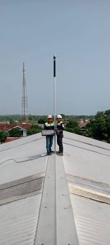 SPESIAL PASANG PENANGKAL PETIR RUMAH KANTOR