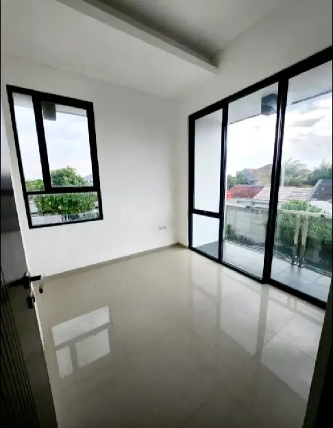 Di Jual Rumah 2 Lantai, Lokasi Golden City, Kota Bekasi Utara.