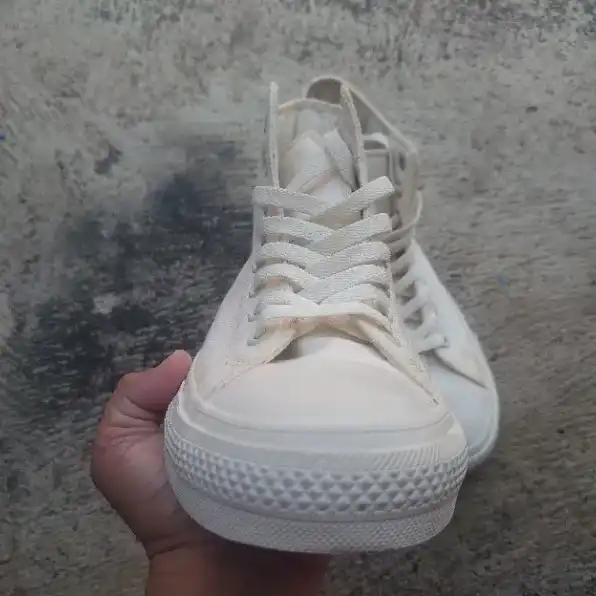 sepatu converse