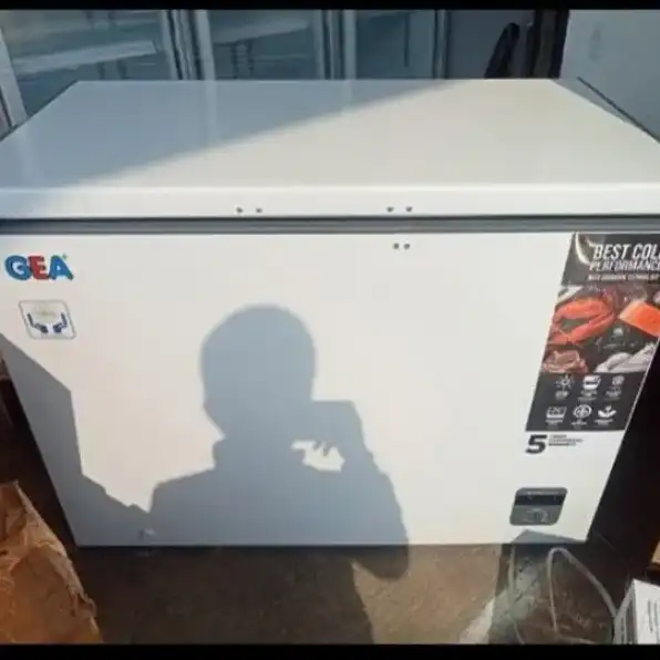 Cuci gudang GEA Chest freezer AB-318R Garansi