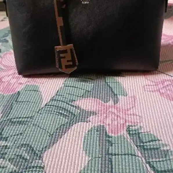 Preloved Tas Fendi By The Way Medium