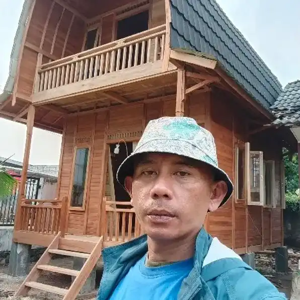 Wahyu Rumah Kayu