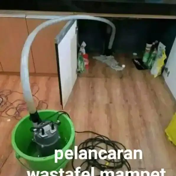 Melancarkan WC mampet