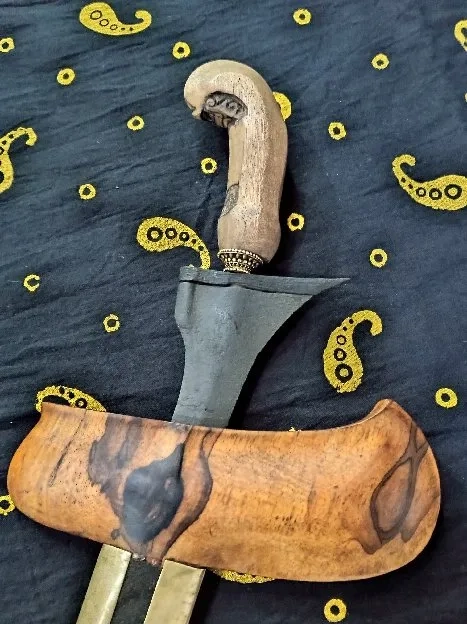 Keris sepuh Pulanggeni pamor keleng 