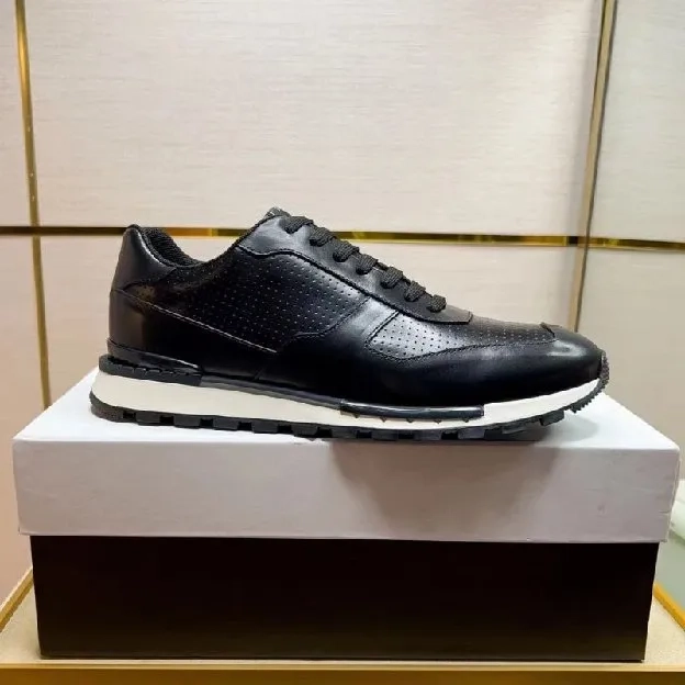 Sepatu sneakers pria berluti hitam kulit