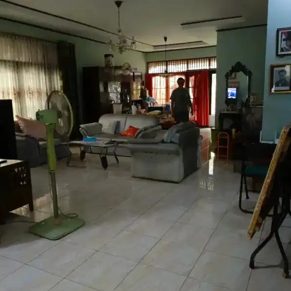 Dijual Rumah Lama Nyaman Jalan Loka Indah Jakarta Selatan