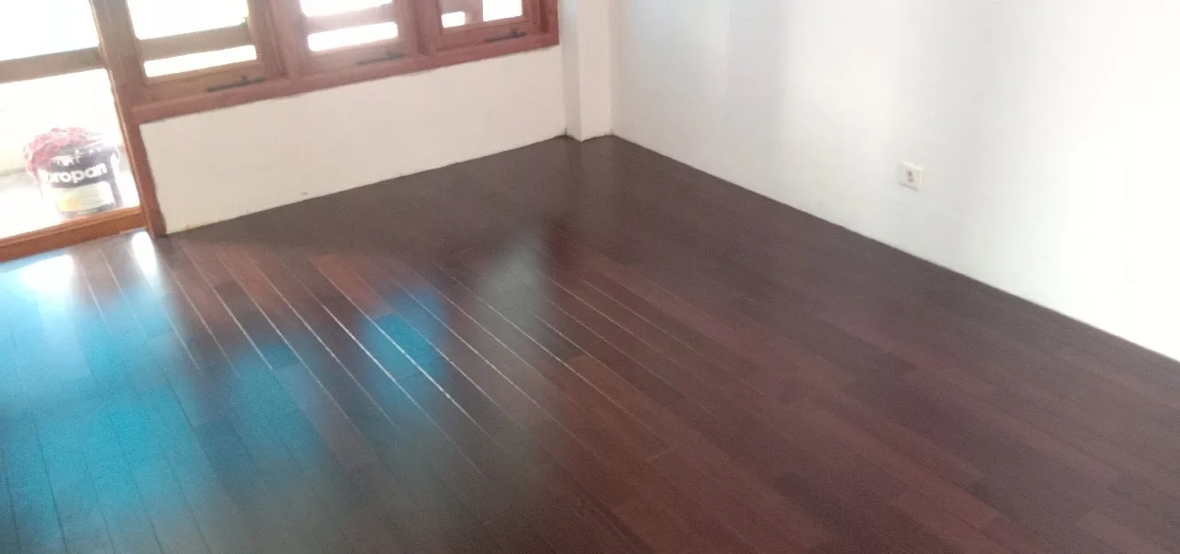 Flooring Kayu Solid 