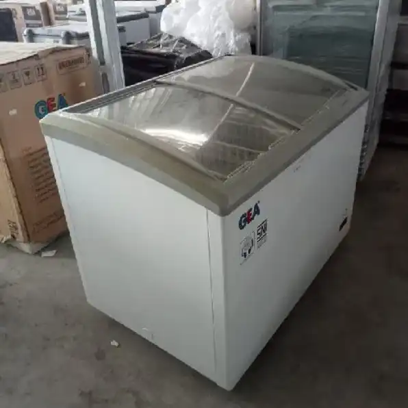 Cuci gudang New GEA Sliding Curve Glass Freezer SD-303 Garansi