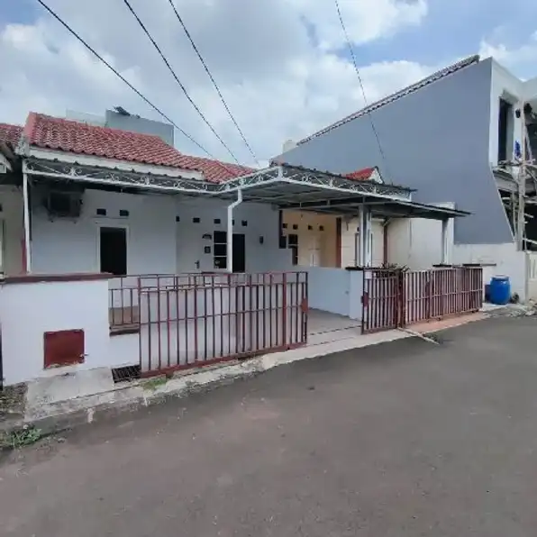 rumah secondary dalam cluster di Villa Dago Pamulang 