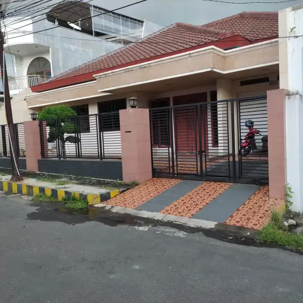 Jual Rumah di Jalan Kupang Indah Kota Surabaya Strategis