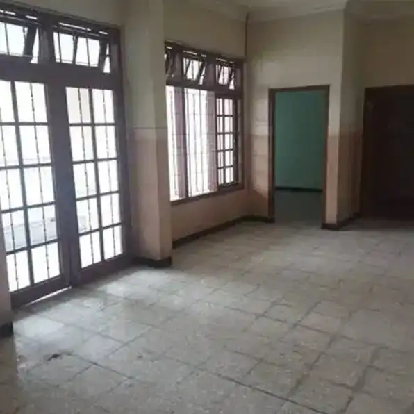 Rumah 2 Lantai di Dukuh Kupang Barat Kota Surabaya