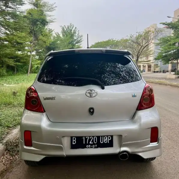 2012 Toyota yaris e at 1.5 matic