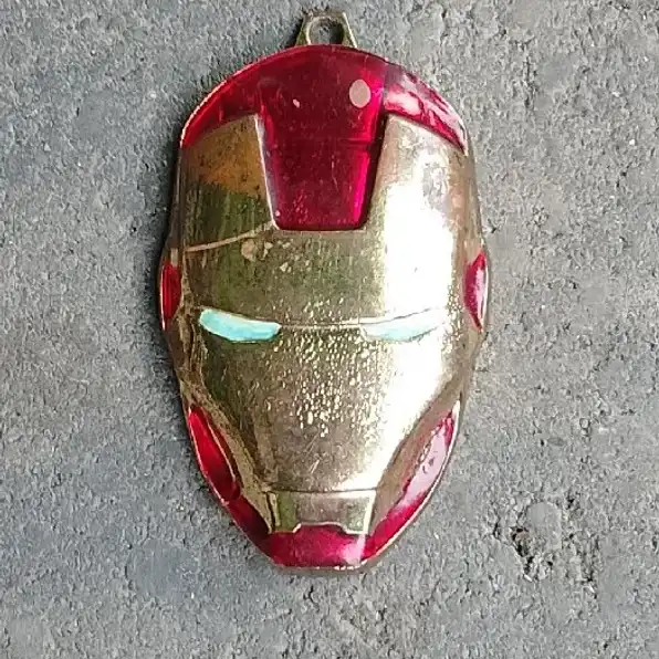 Emblem Spiderman Dan Gantungan kunci Ironman Original