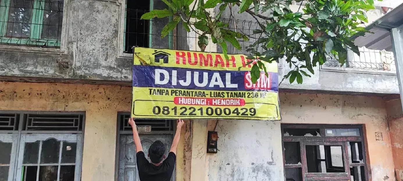 dijual rumah kosong luas tanah 236 meter.lokasi di kuningan Jawa Barat.tempatnya di desa cikaduwetan