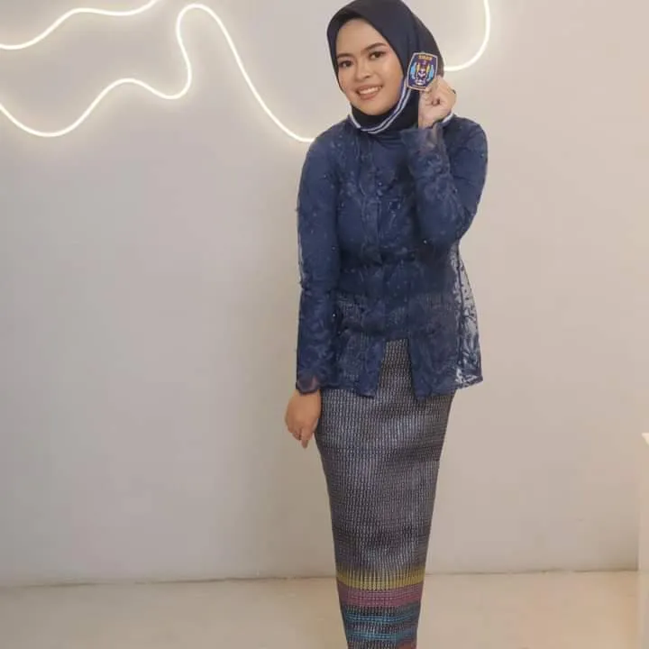 PROMO, Kebaya Modern Wisuda, Kebaya Kutubaru, Wisuda SMP, Manado, NENG LINA KEBAYA