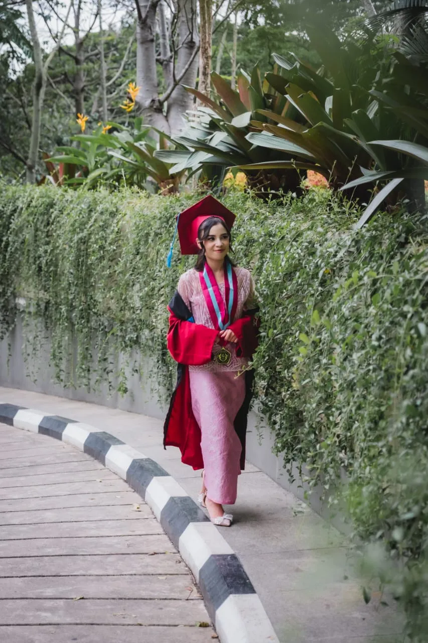 Nyaman, Kebaya Modern Wisuda, Kebaya Lamaran Lengan Pendek, Mahasiswa, Ende, NENG LINA KEBAYA
