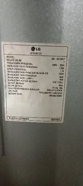 Kulkas Sharp 2 Pintu murah bersih dan dijamin normal jaya