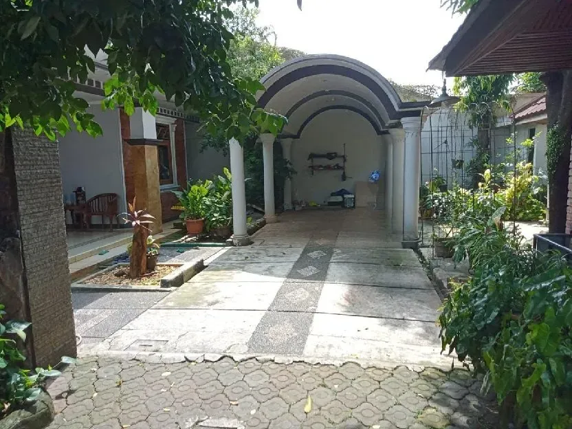 Dijual Rumah Asri Full Furnished dekat dengan Stasiun Cakung dan Kranji di Bintara Bekasi-Barat