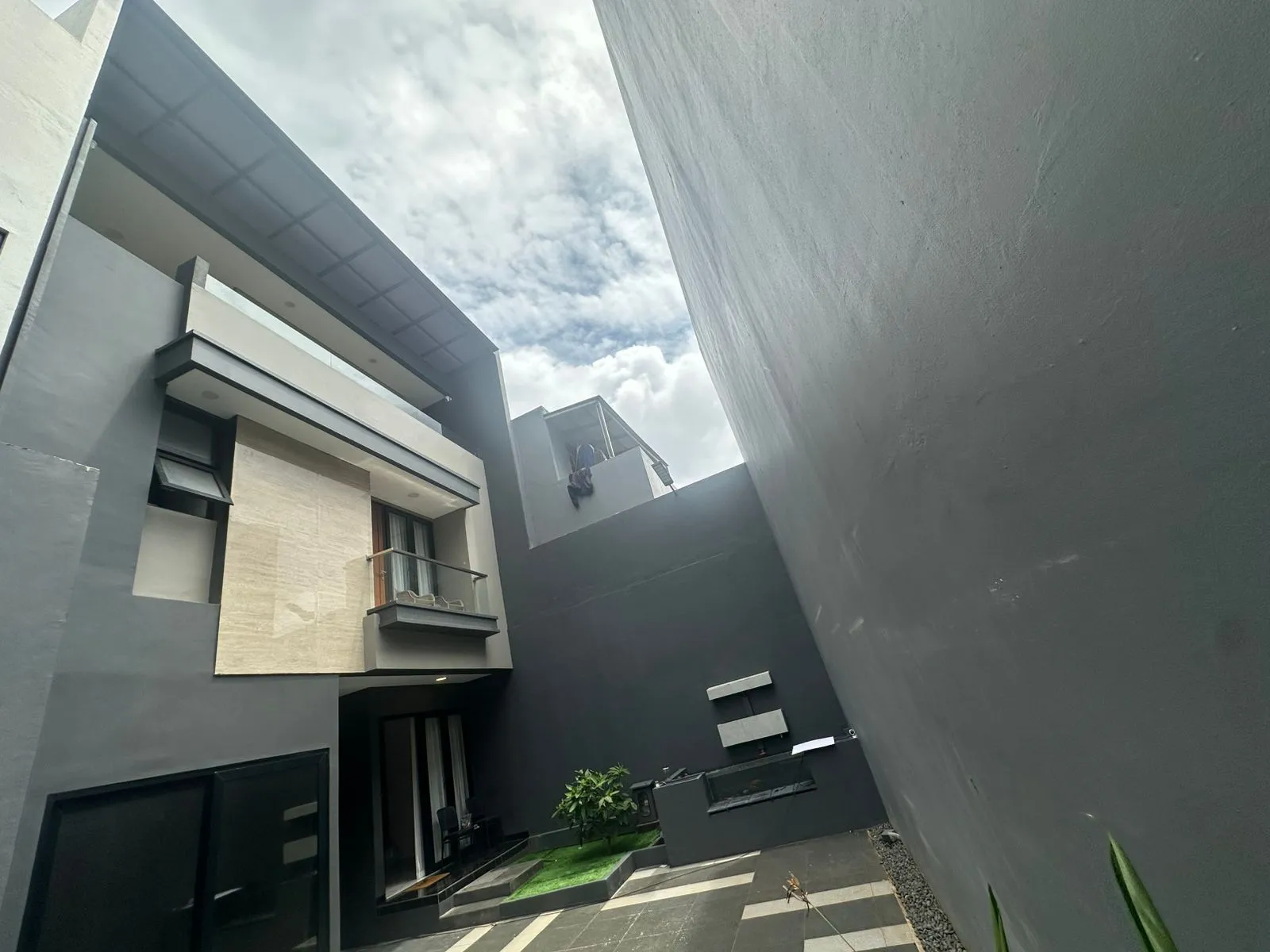 Dijual Rumah Minimalis Siap Huni di Grand Trevista Residence, Jakarta Barat