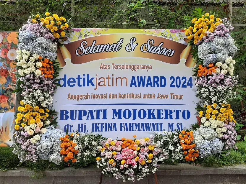 karangan Bunga di Surabaya Astri Florist 085100290365