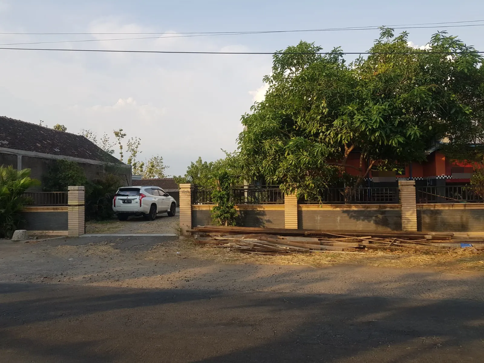 Jual Gudang dan Tempat Usaha di Jalan Kedondong Magetan Shm