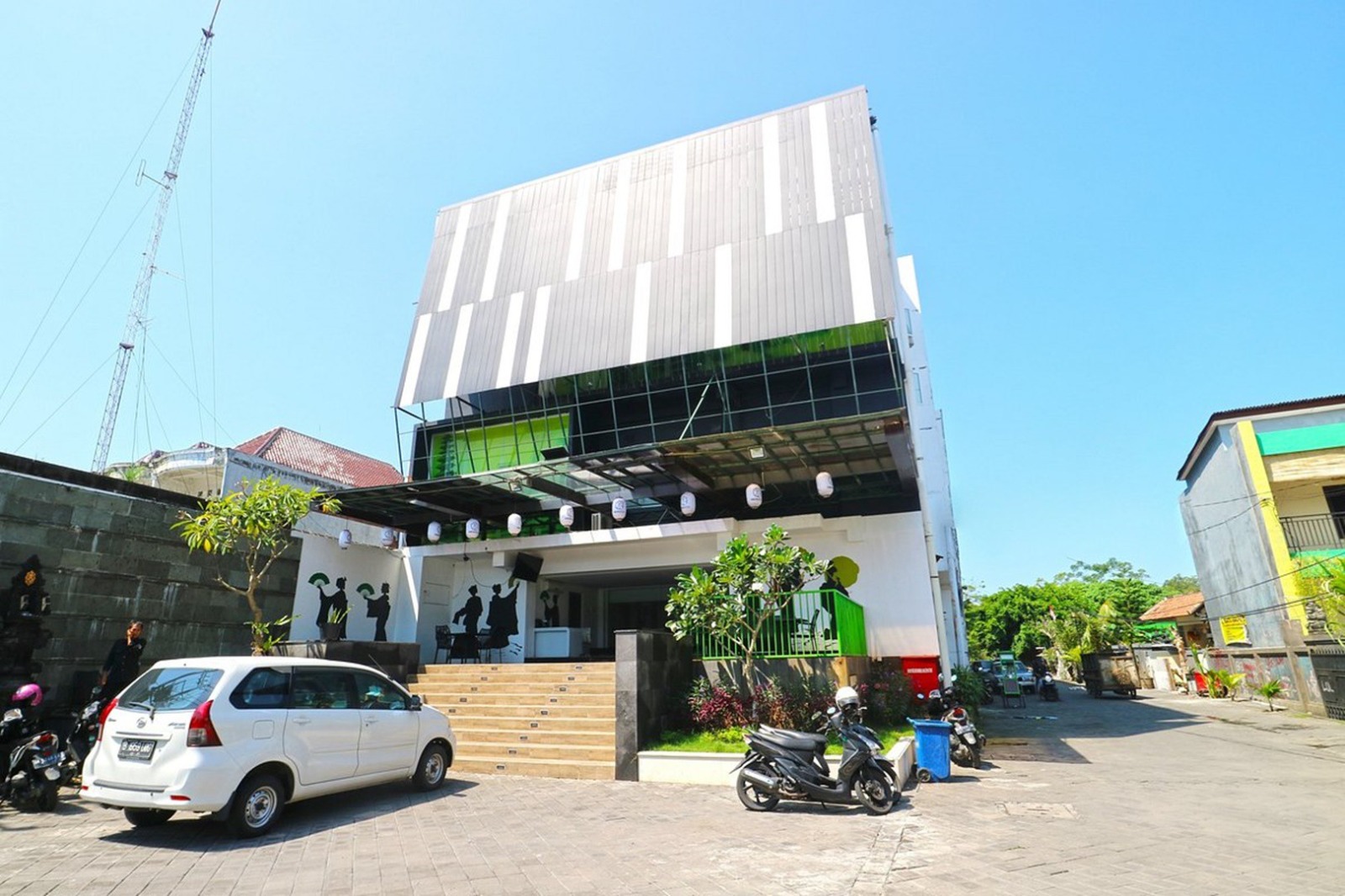 Dijual Hotel Strategis di Nol Jalan Raya By Pass Ngurah Rai, Bali