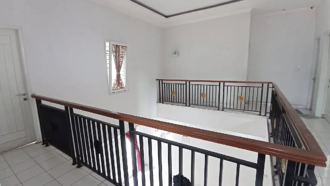 Disewakan Rumah 2 lantai  Semi Furnished siap huni di Pulo Asem Rawamangun Jakarta Timur