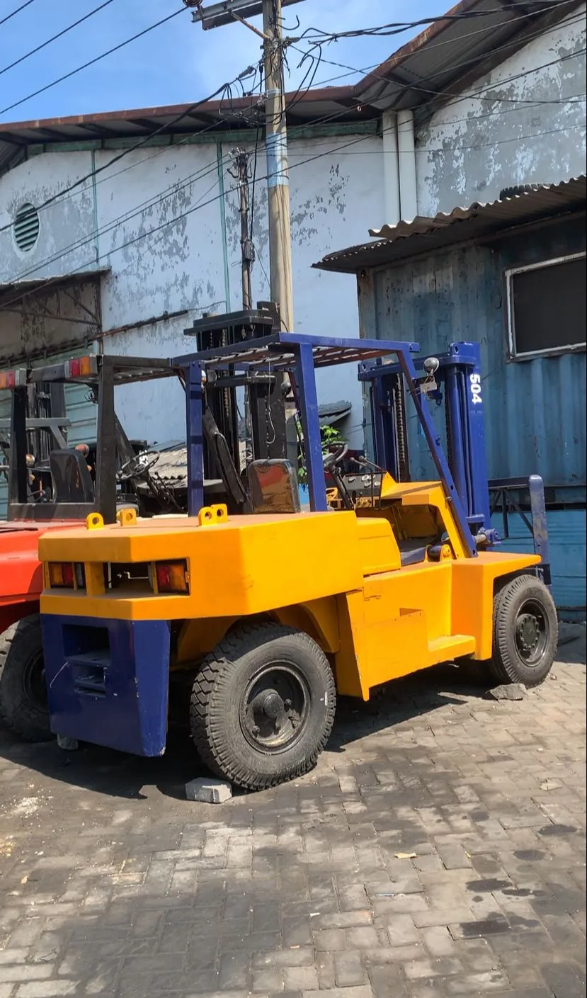 Sewa forklift harian daerah Sukomanunggal Surabaya