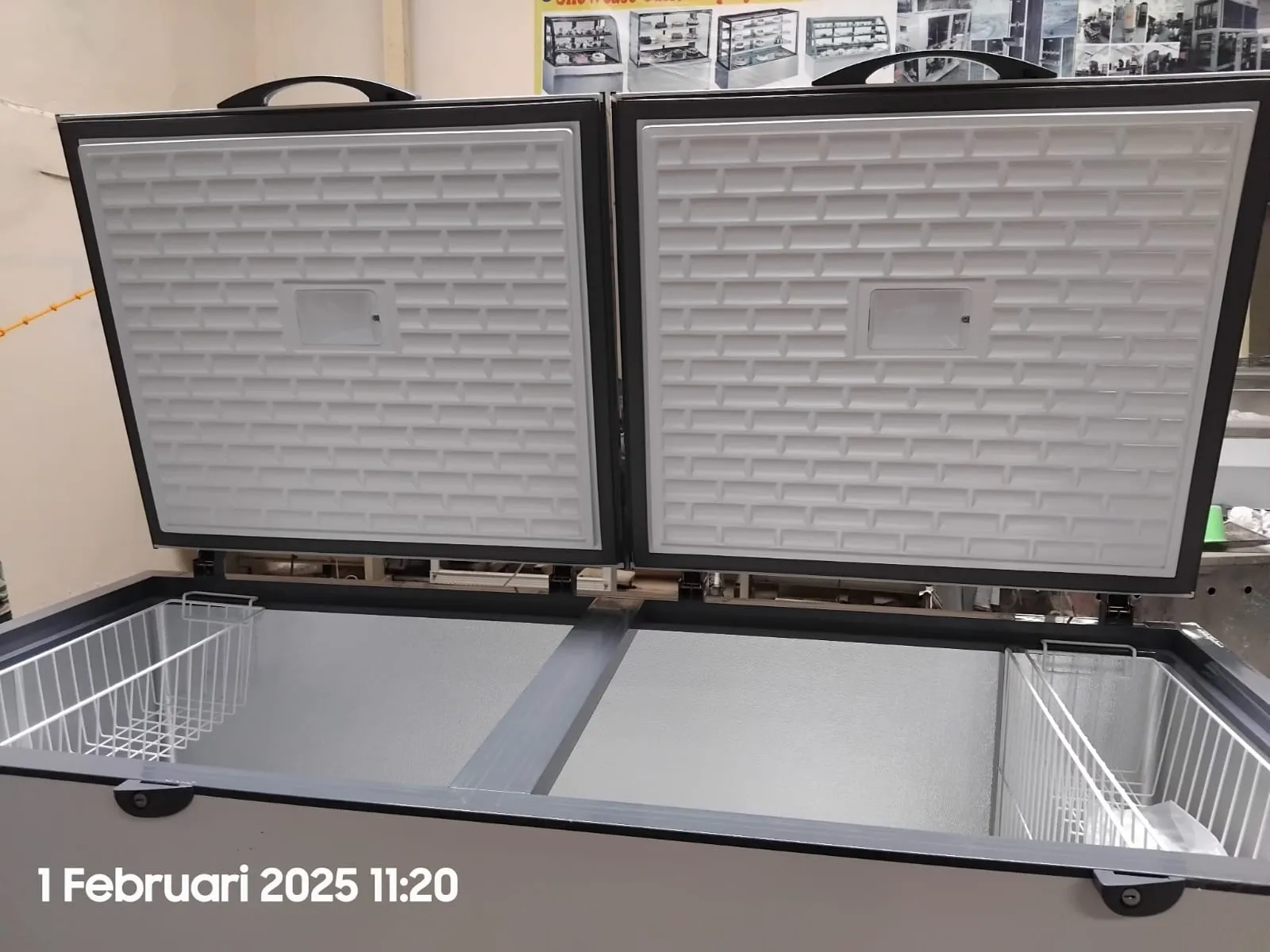 PROMO CUCI GUDANG NEW Gea AB-900-T-X Chest Freezer Box Pendingin Makanan Beku Frozen Food Ice Cream