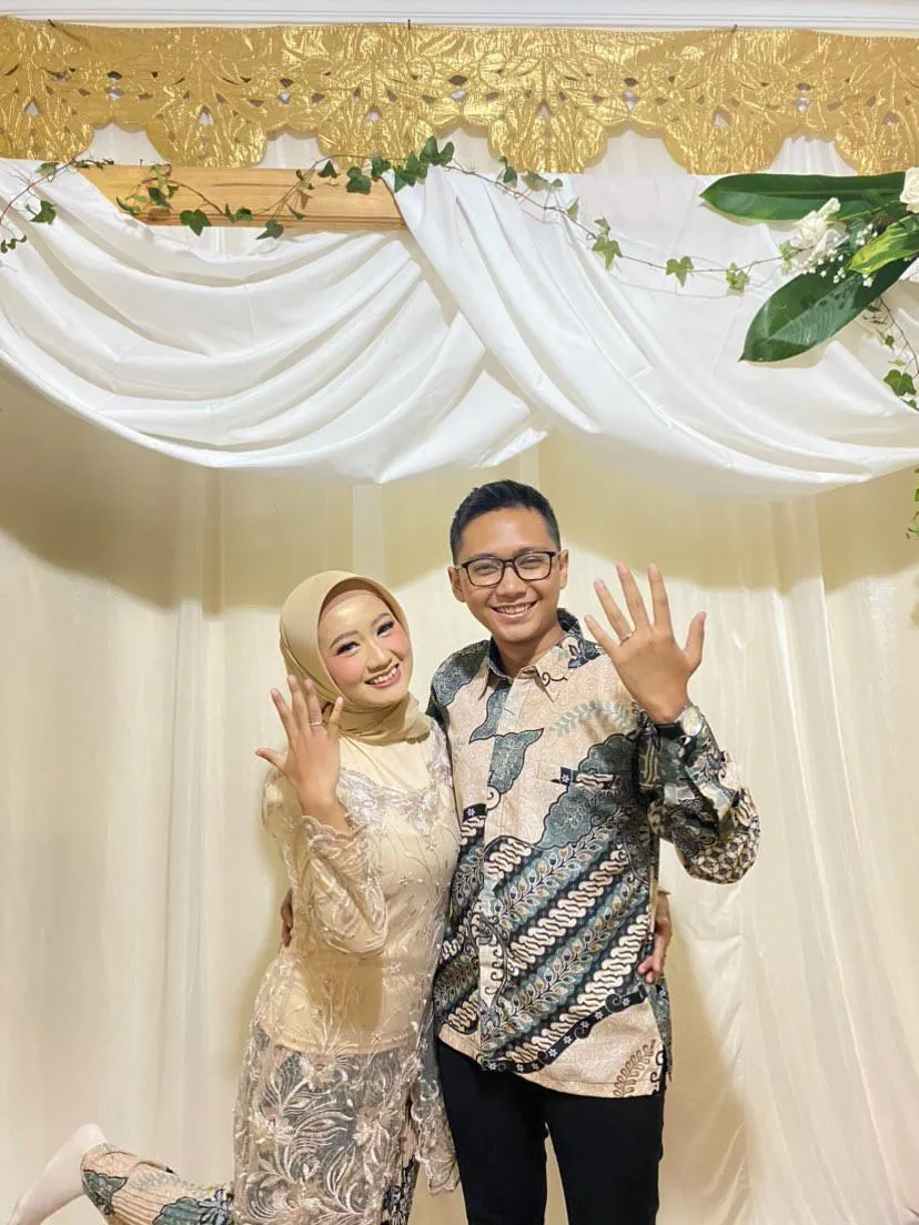 Istimewa, Agen Kebaya Wisuda, Kebaya Lamaran, Kebaya Pengantin, Mataram, NENG LINA KEBAYA
