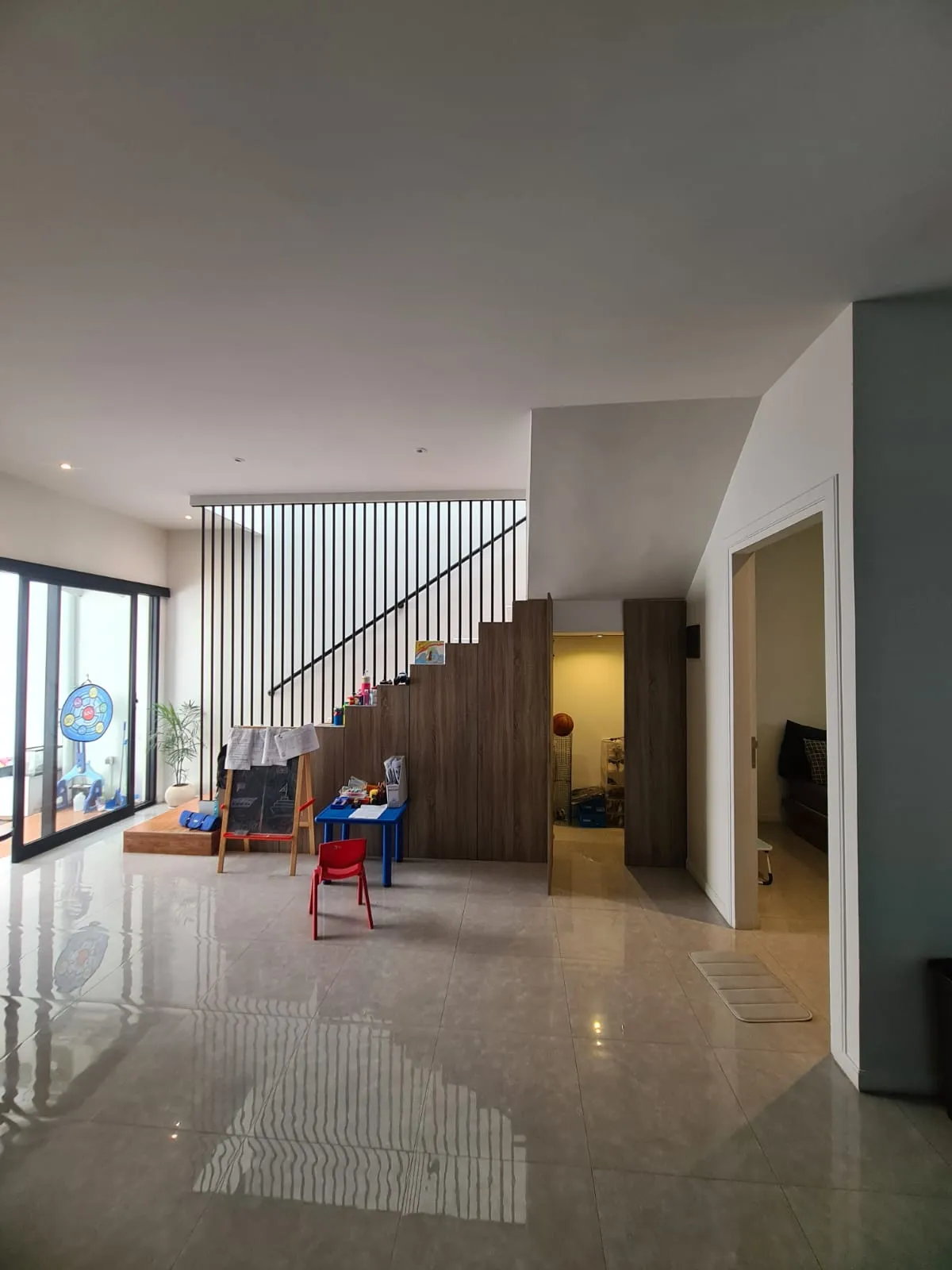 Jual Rumah Minimalis Bagus Buckingham Royal Residence Surabaya
