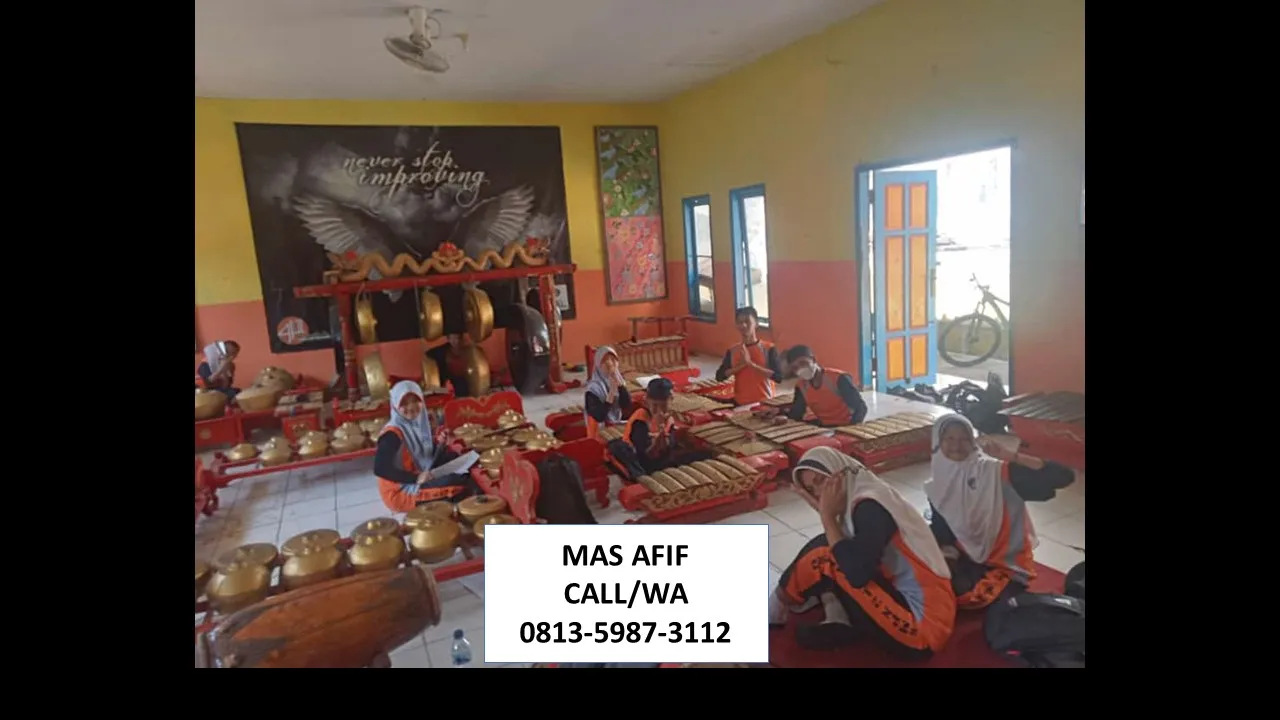Pengrajin Gong Kabupaten Halmahera Utara