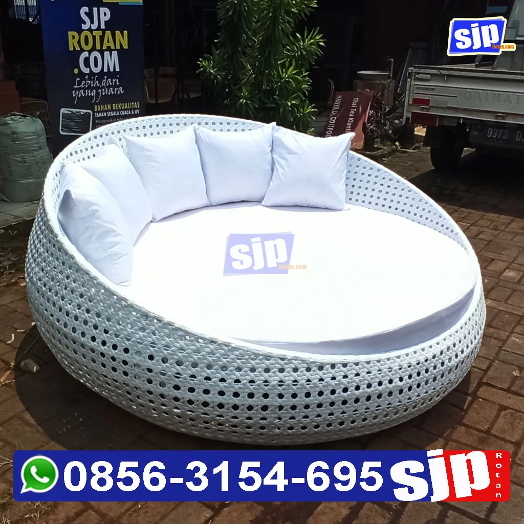 sofa bed rotan sintetis, sofa malas rotan sintetis, sofa santai model orbit rotan sintetis