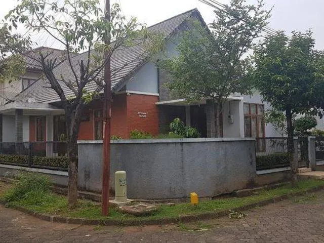 Dijual Rumah Pojokan Strategis Siap Huni di Kemang Pratama, Bekasi