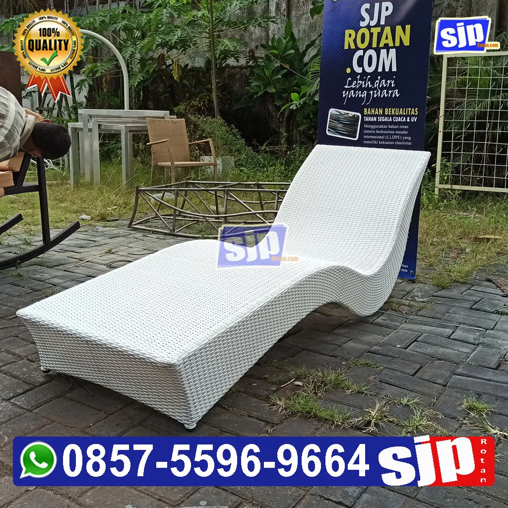 sunbed kursi kolam renang rotan sintetis, sun lounger rotan sintetis