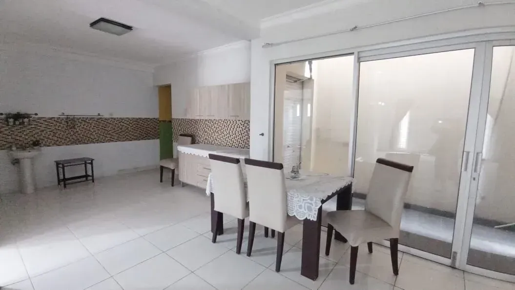 Disewakan Rumah 2 lantai  Semi Furnished siap huni di Pulo Asem Rawamangun Jakarta Timur