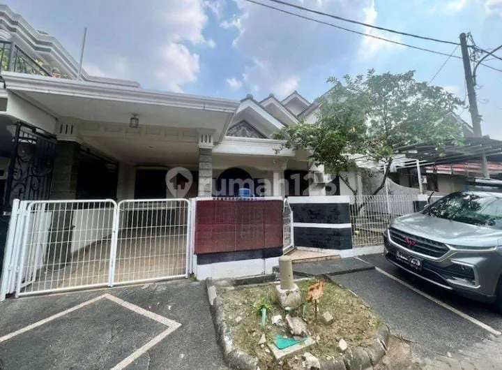 Dijual Rumah Siap Pakai di Kemang Pratama, Bekasi