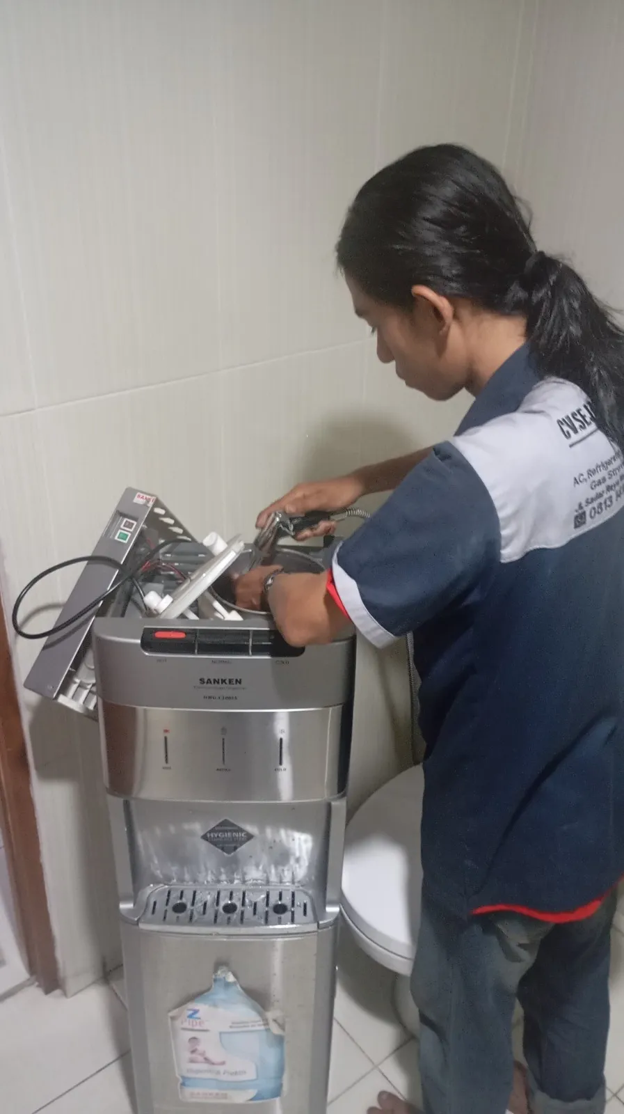 WA. 0822.9815.2217 - 0813.1418.1790 Jasa Service Dispenser & Jasa Cleaning Dispenser Ciburuy, Cigombong, Bogor Terdekat
